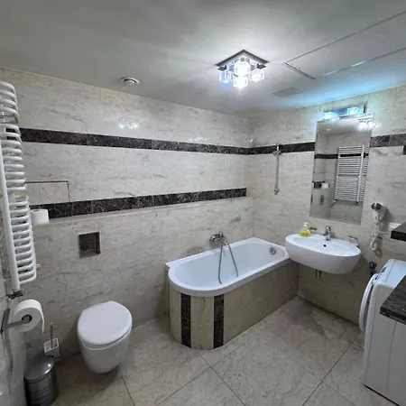 2-room Next To Galeria Dominikanska Krawiecka 3 فروتسواف